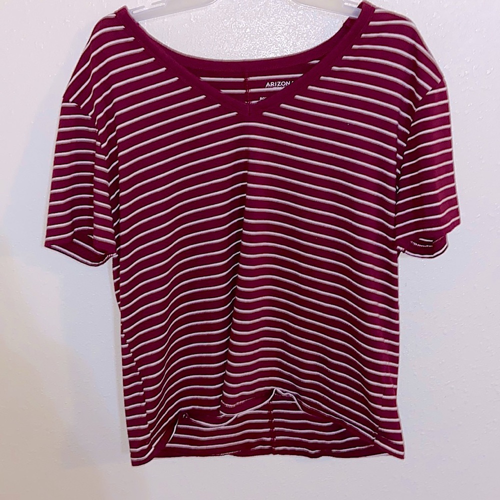ARIZONA JEAN CO. Medium Boyfriend V-neck tee.